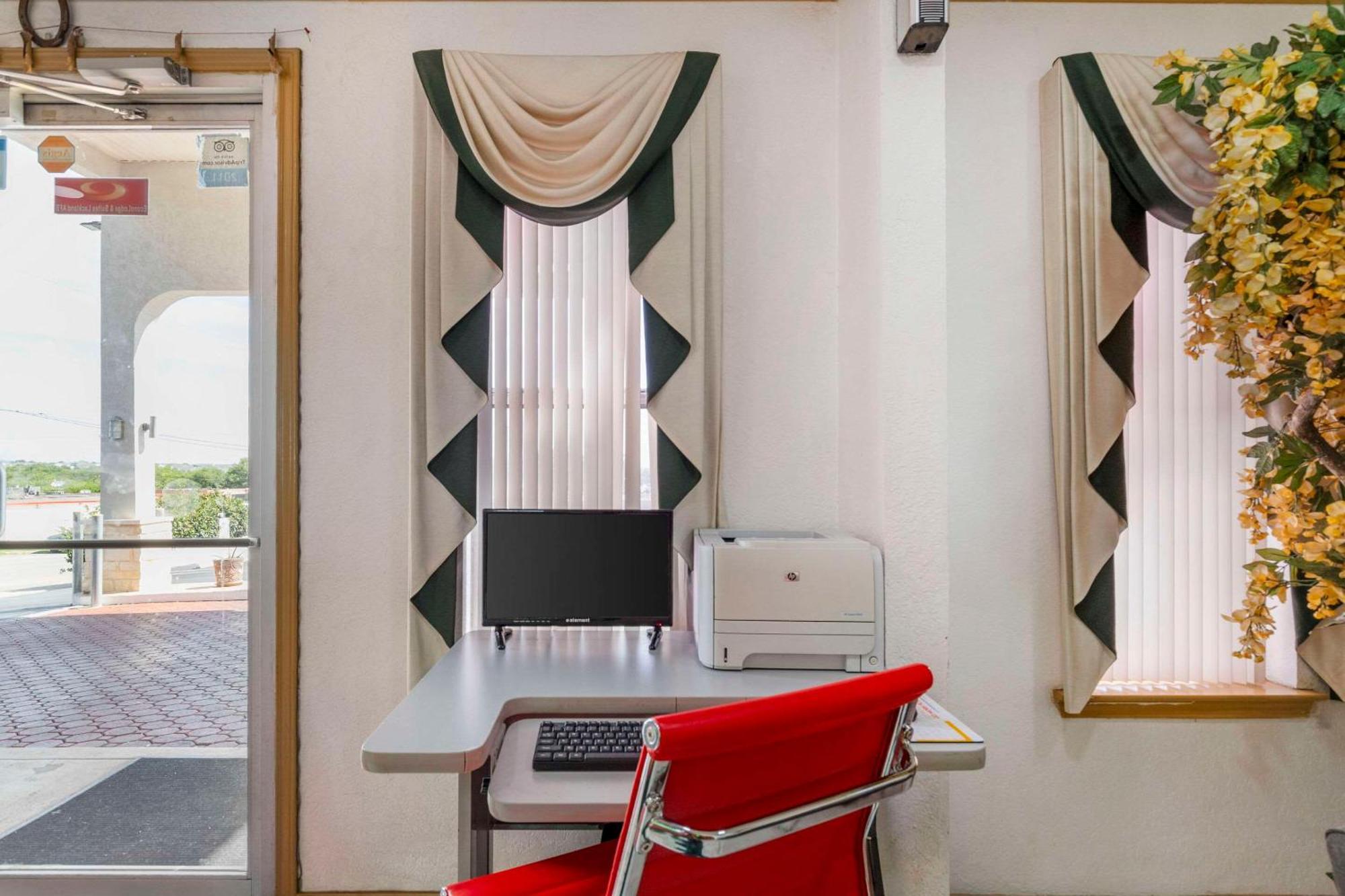 Econo Lodge Inn & Suites Near Lackland Afb San Antonio Zewnętrze zdjęcie