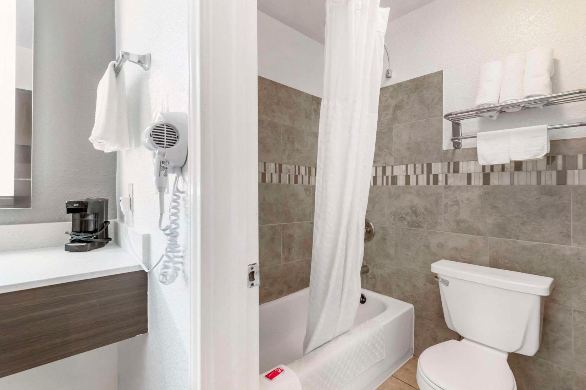 Econo Lodge Inn & Suites Near Lackland Afb San Antonio Zewnętrze zdjęcie